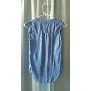 Maison Jules Tops - Maison Jules women's xxs sleeveless chambray top Maison Jules Tops - Maison Jules women's xxs sleeveless chambray top
